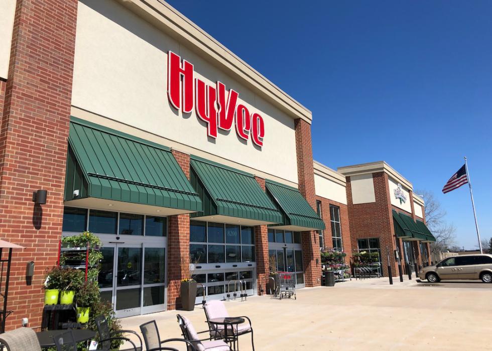 Exterior view of a Hyvee grocery store.