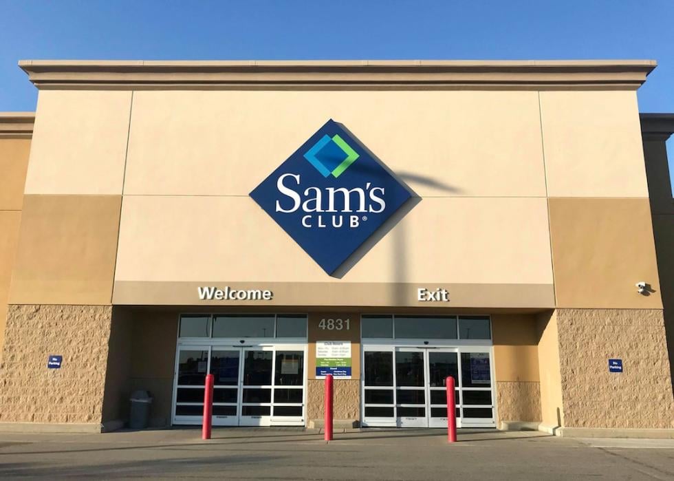 Main entrance of a Sam's Club.