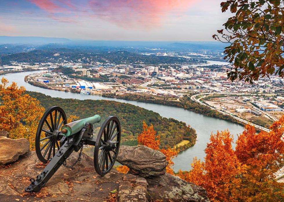 Chattanooga, Tennessee, USA view from Lookout Mountain at dawn.