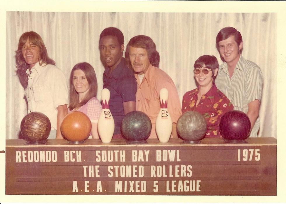 Official photo for a bowling team in 1975
