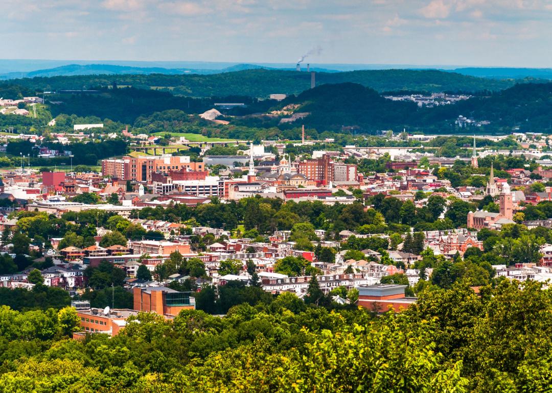 Cityview of York and surrounding mountains.