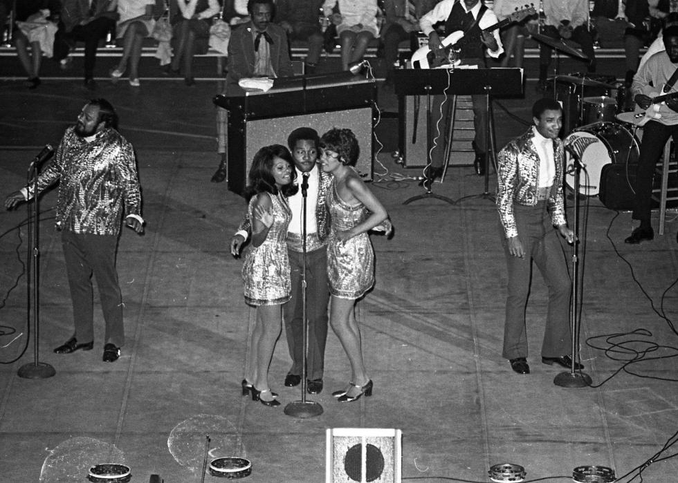 The 5 members of the 5th Dimension perform onstage