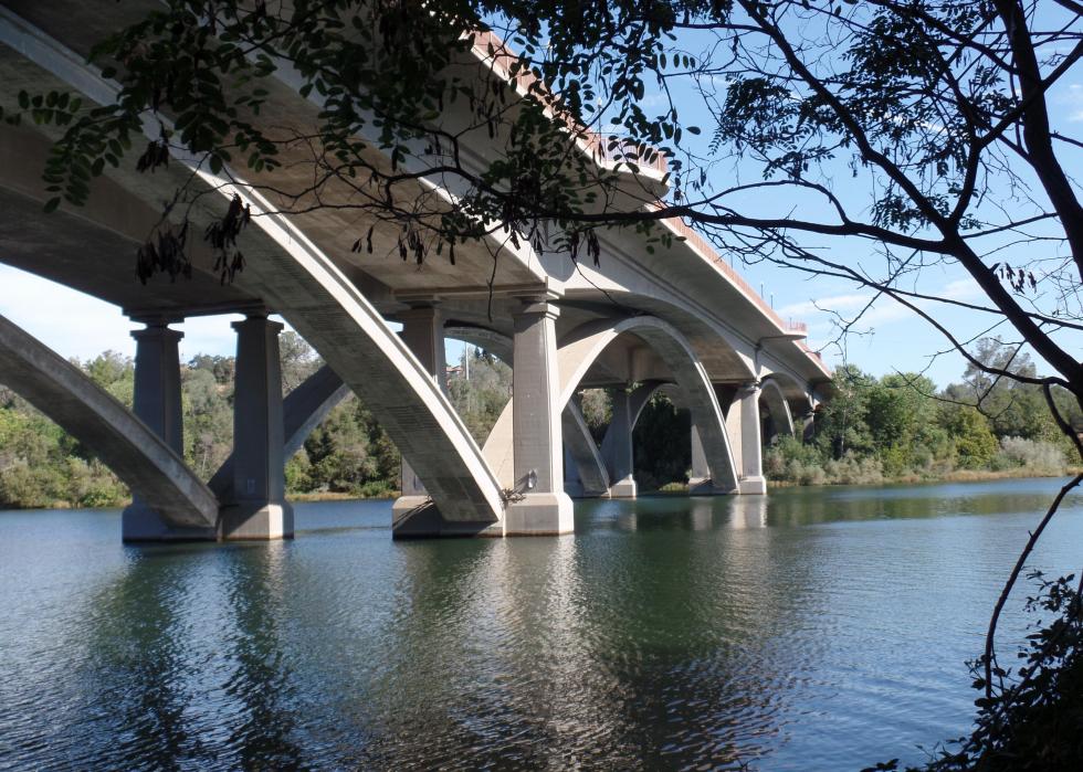 American river. American Rivers names:White River..