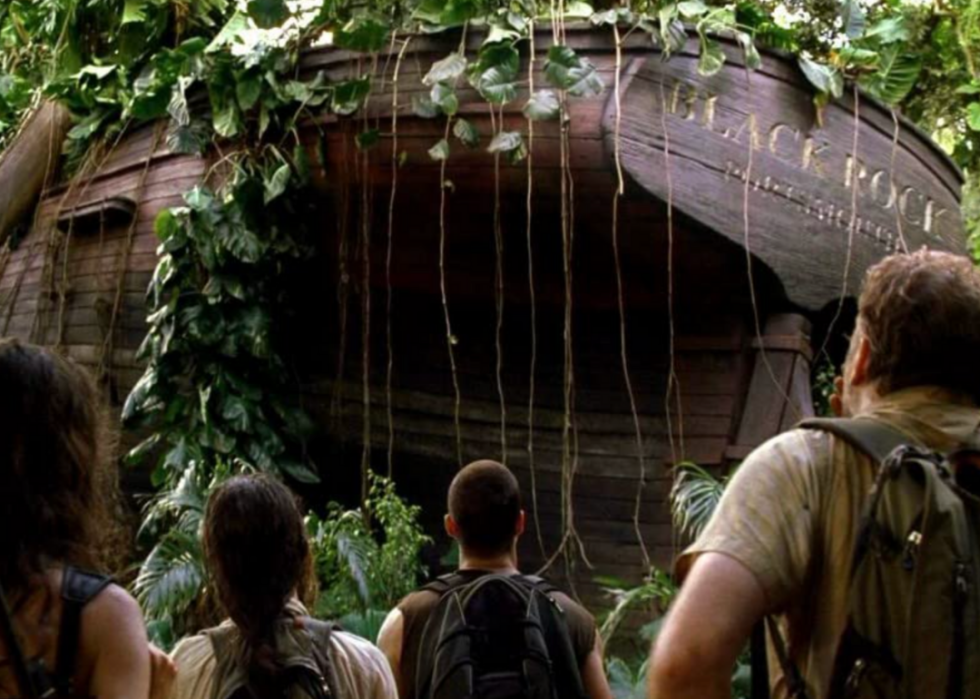 Matthew Fox and Daniel Roebuck in Lost, Season 1, Episode 24