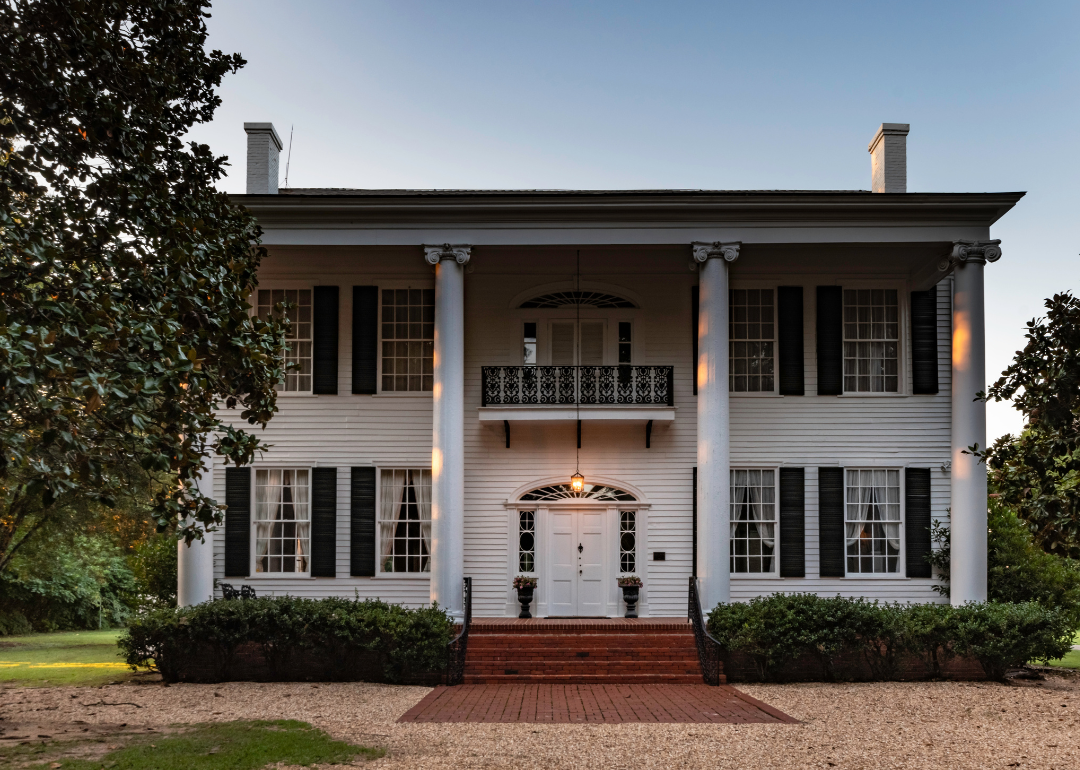 HIstoric antebellum mansion in Alabama.