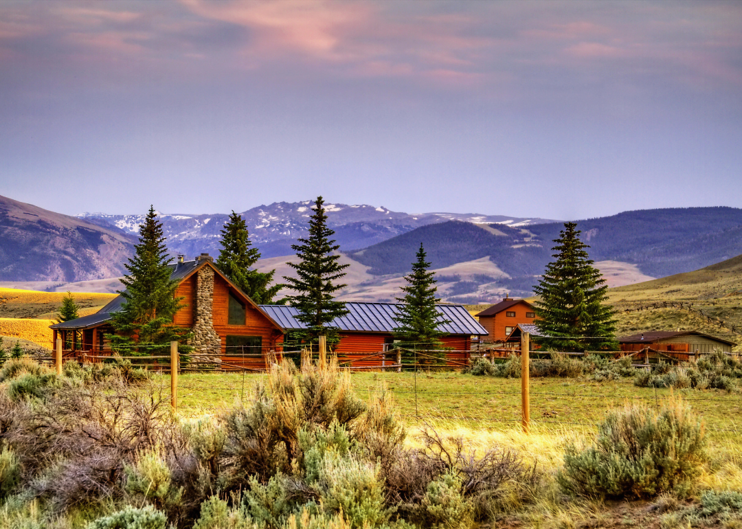 A cabin with a scenic view in Wind River Valley.