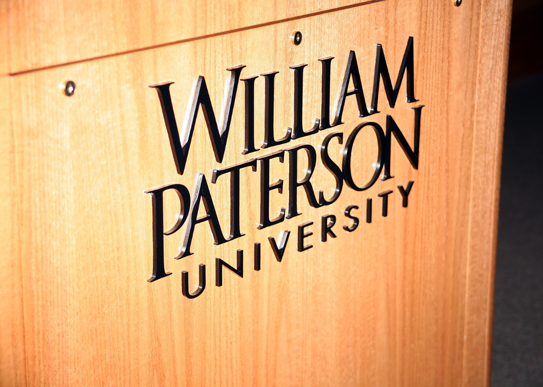 A sign for William Paterson University.