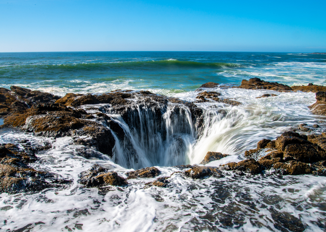 Water cascading into Thor's Well.