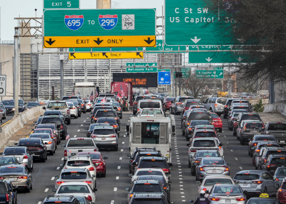 Heavy traffic slowly crawling on I-395 in Washington D.C.