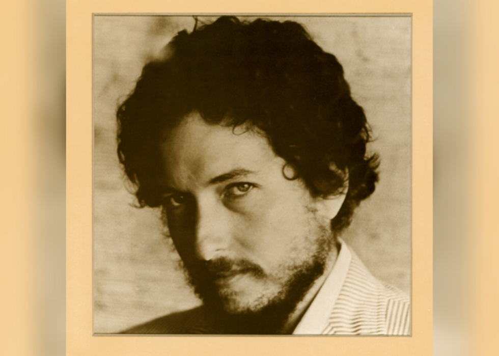 Cream colored cover with close-up of Bob Dylan.