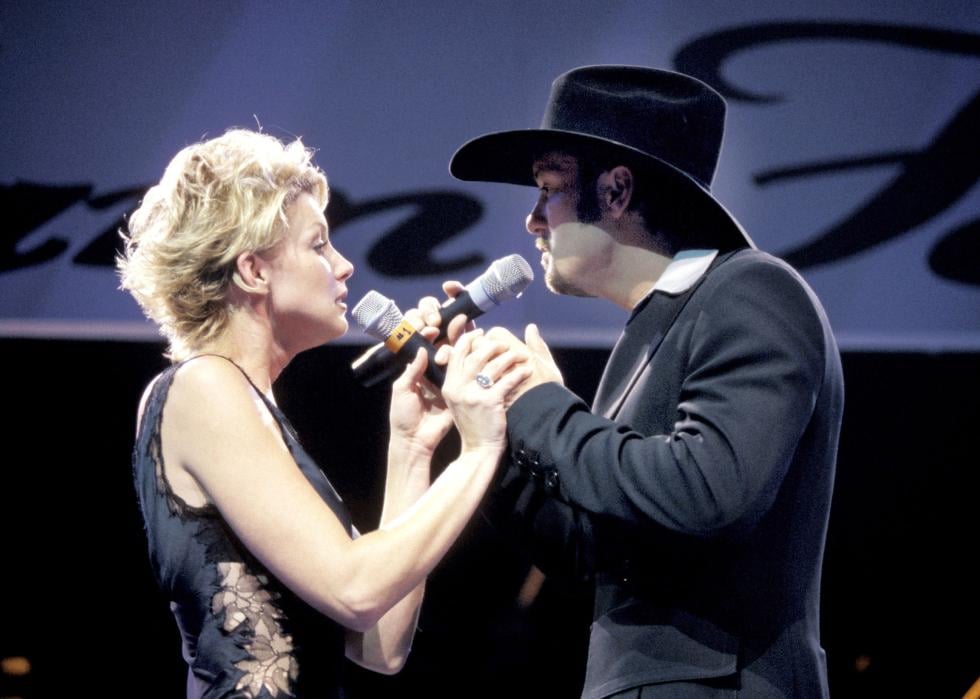 Faith Hill & Tim McGraw perform together