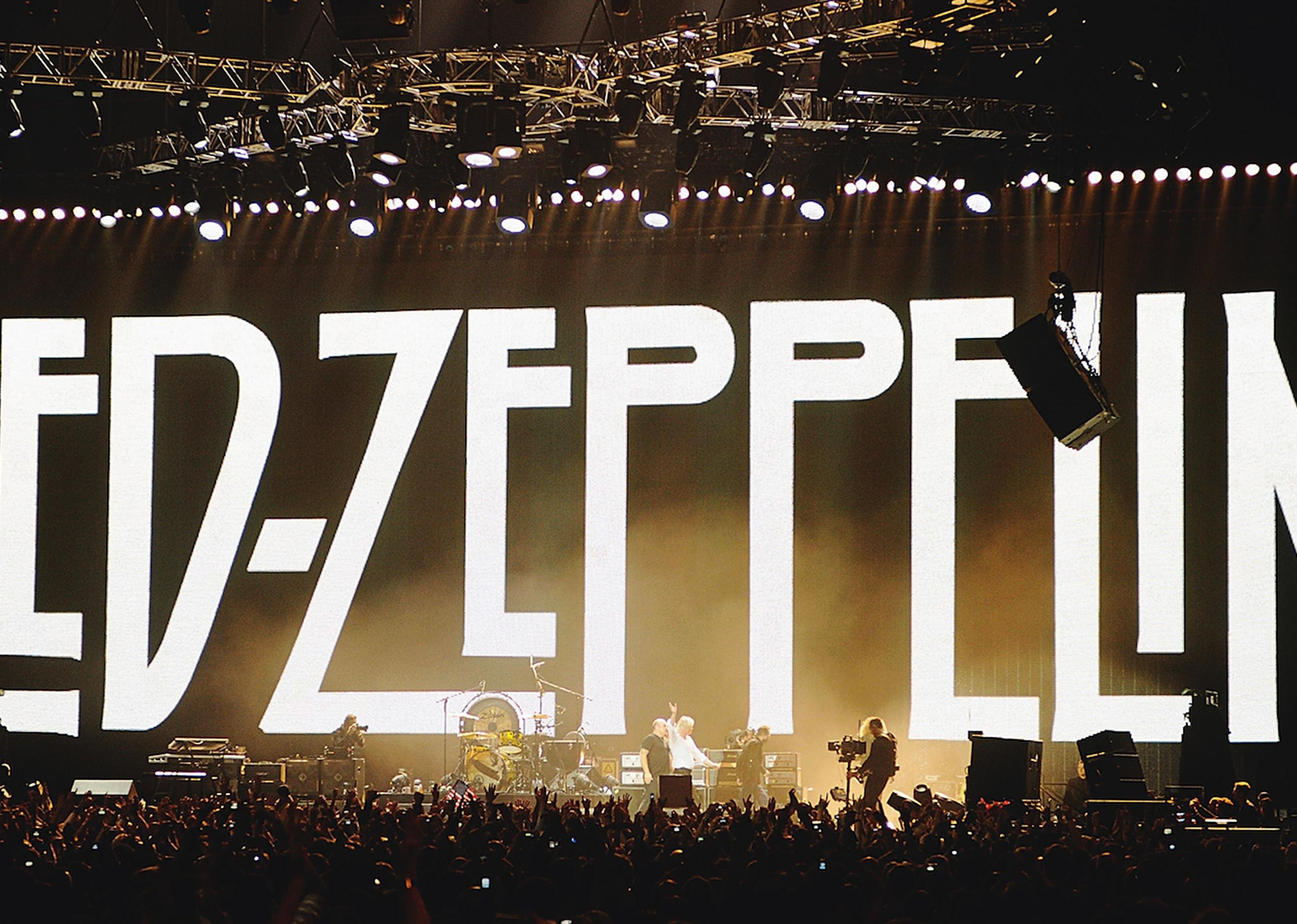 Led Zeppelin perform during a tribute to Ahmet Ertegun.