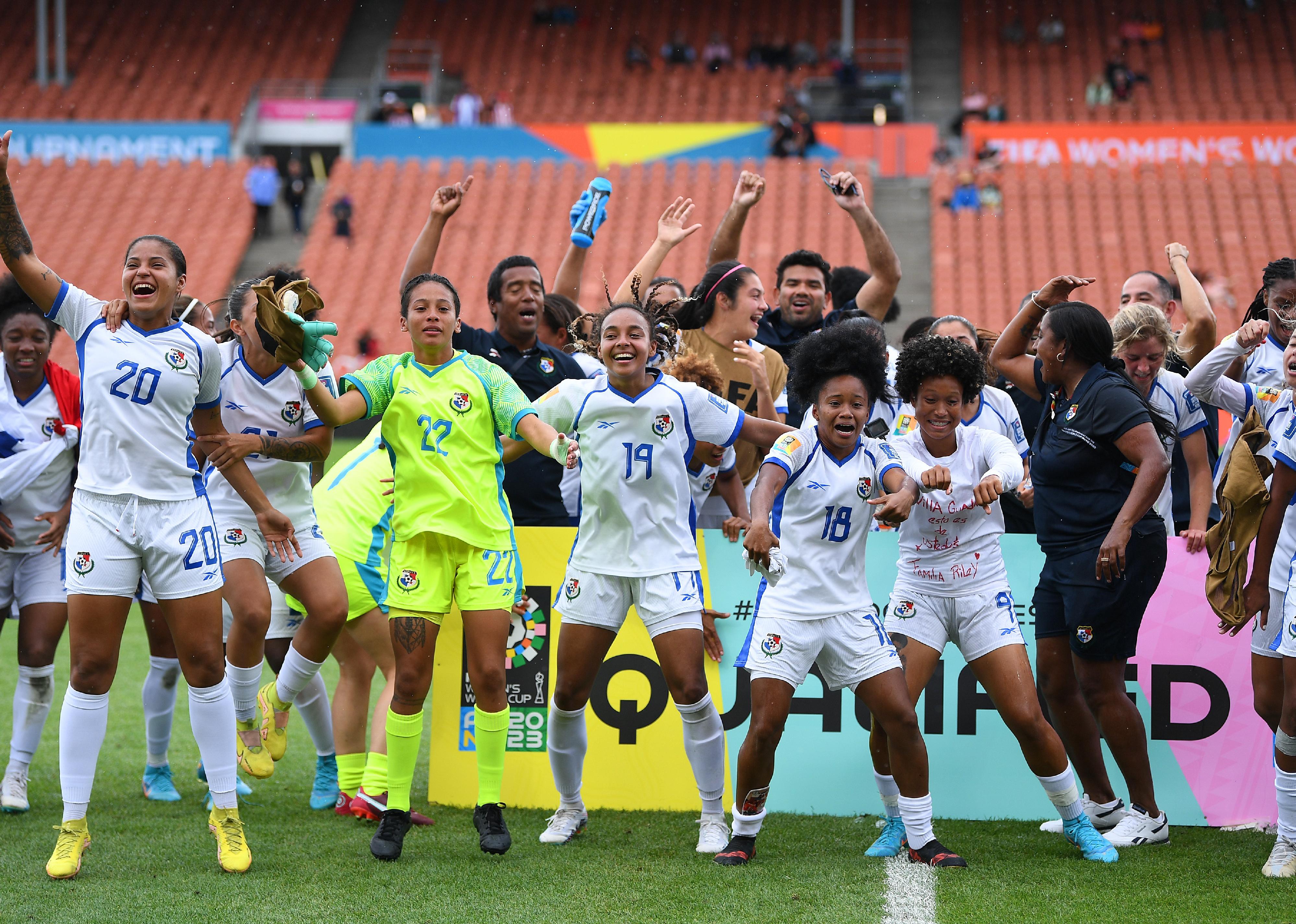 Panama celebrate their victory and qualification for the 2023 FIFA Women's World Cup.