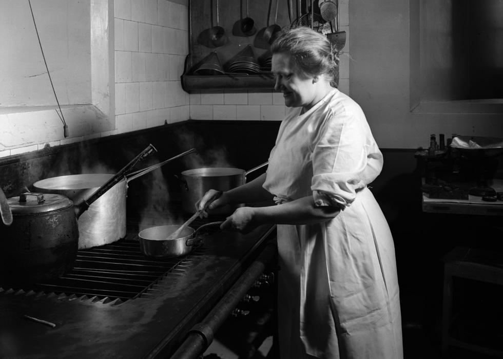 50 Most Common Jobs Held by Women 100 Years Ago | Stacker