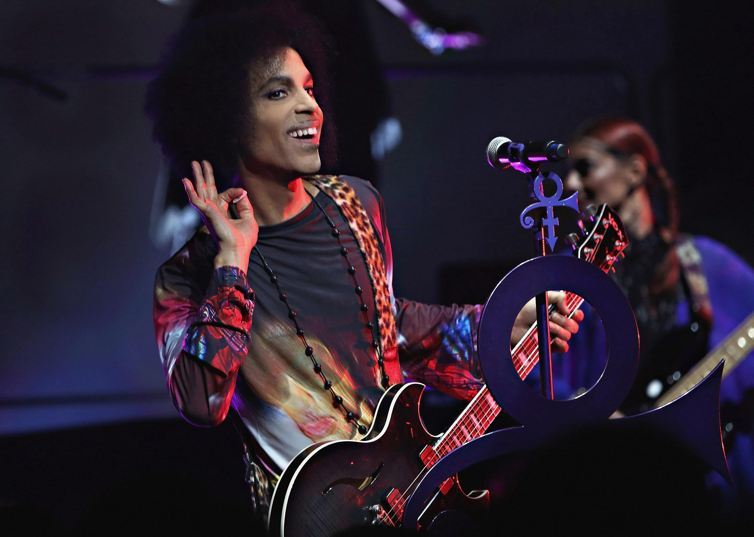 Prince performs onstage in 2015.
