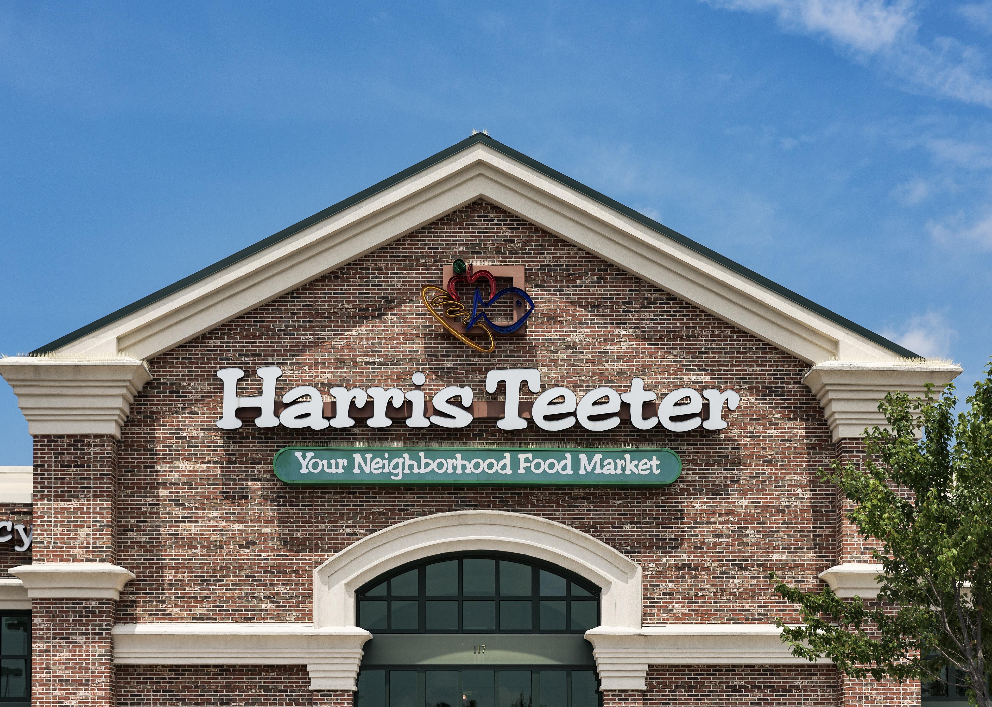 Harris Teeter storefront.