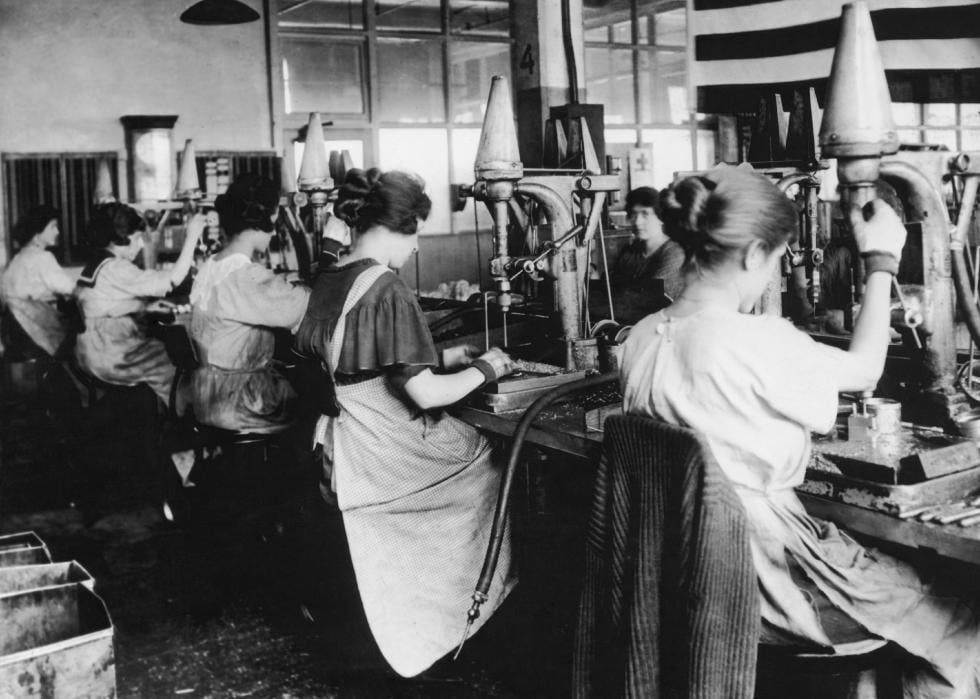 50 Most Common Jobs Held by Women 100 Years Ago | Stacker