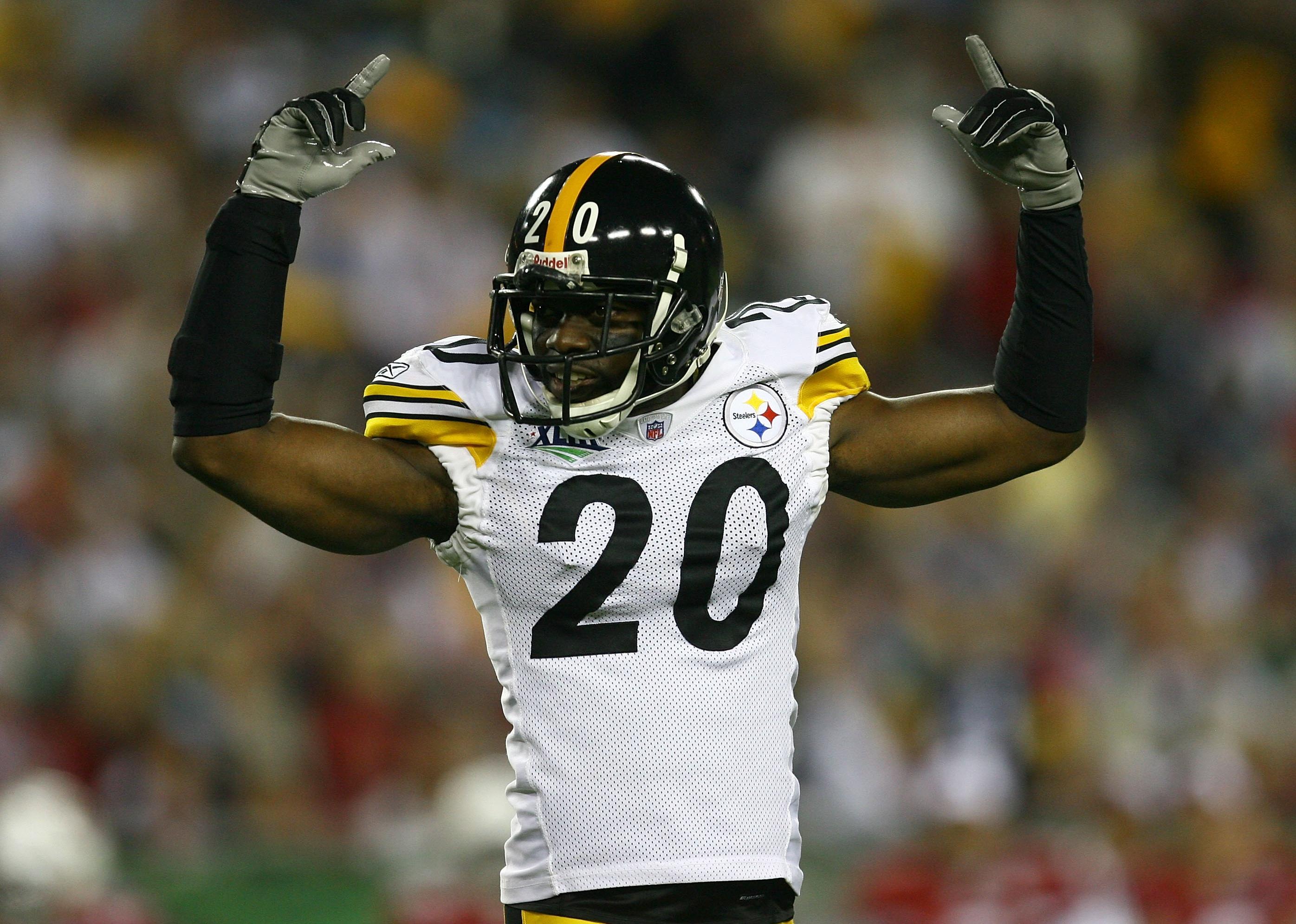 Bryant McFadden of the Pittsburgh Steelers on the field during Super Bowl XLIII.