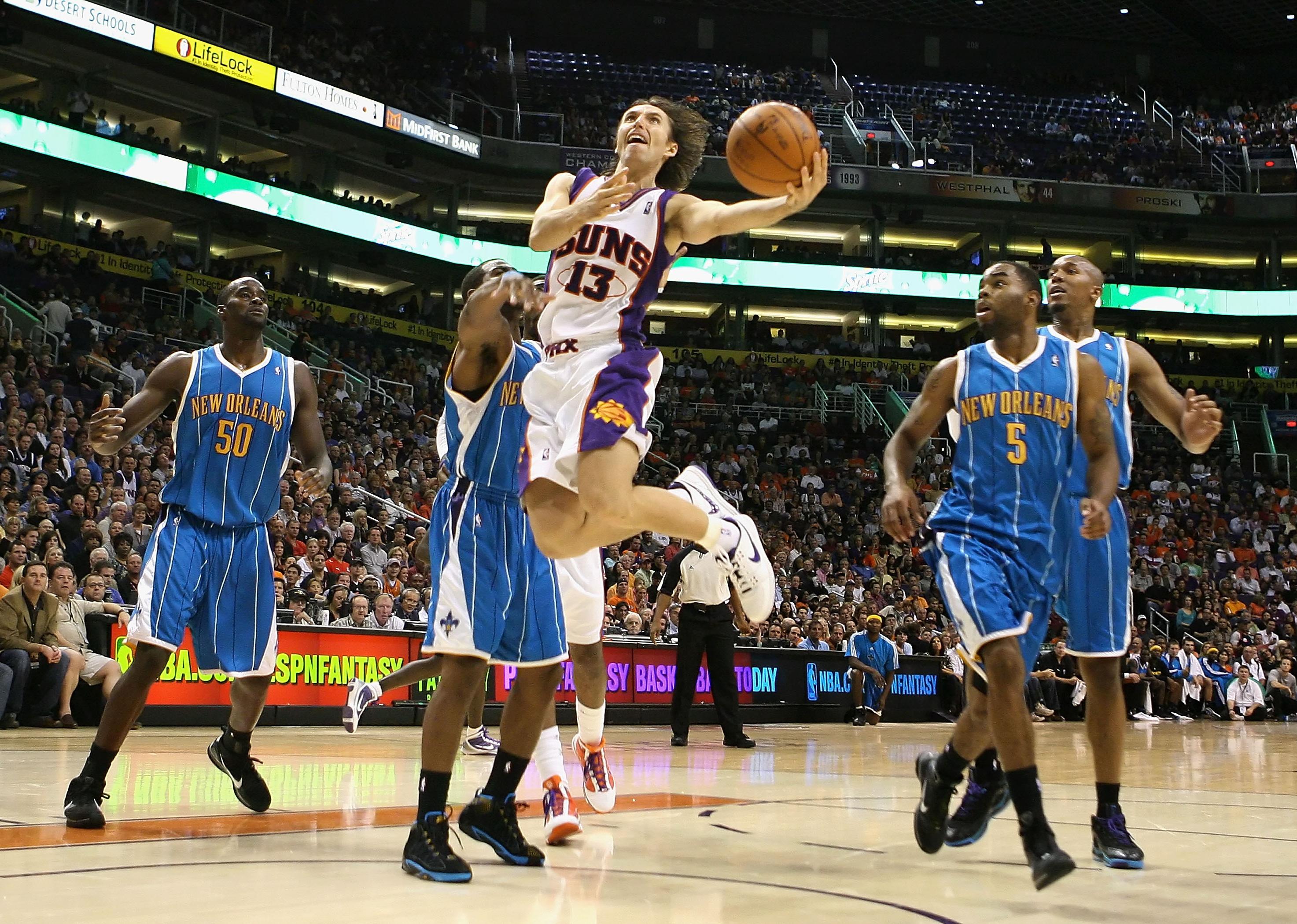 Steve Nash shooting the ball during a game at US Airways Center.