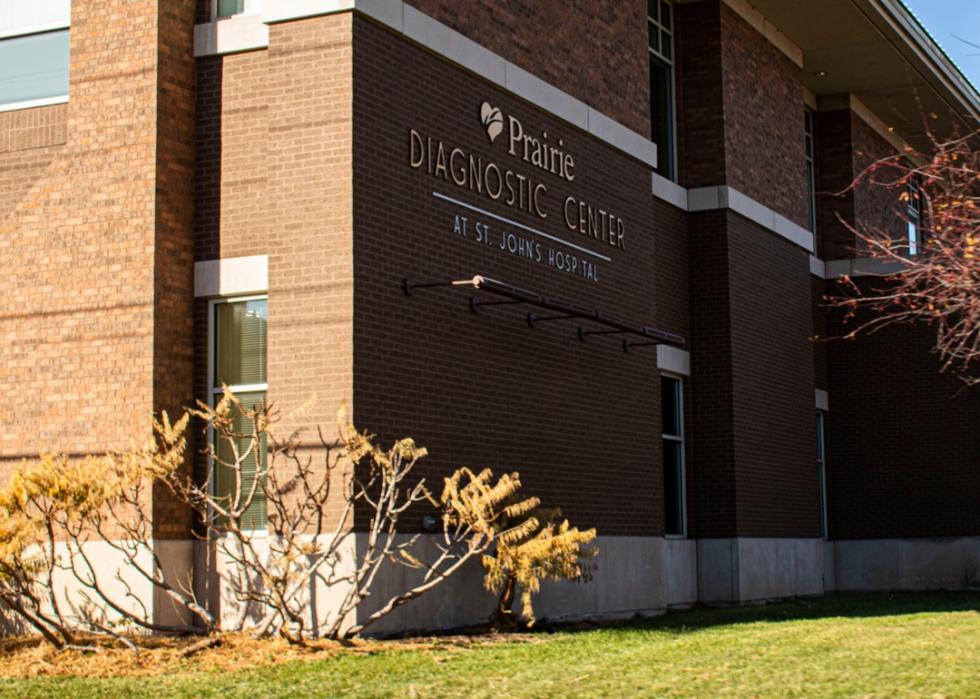 Exterior of Prairie Diagnostic Center at St. Johns Hospital Illinois.