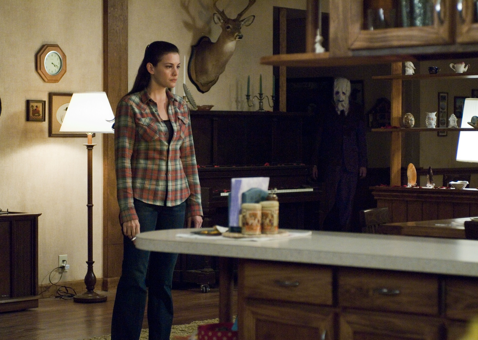 Liv Tyler and Kip Weeks in "The Strangers"