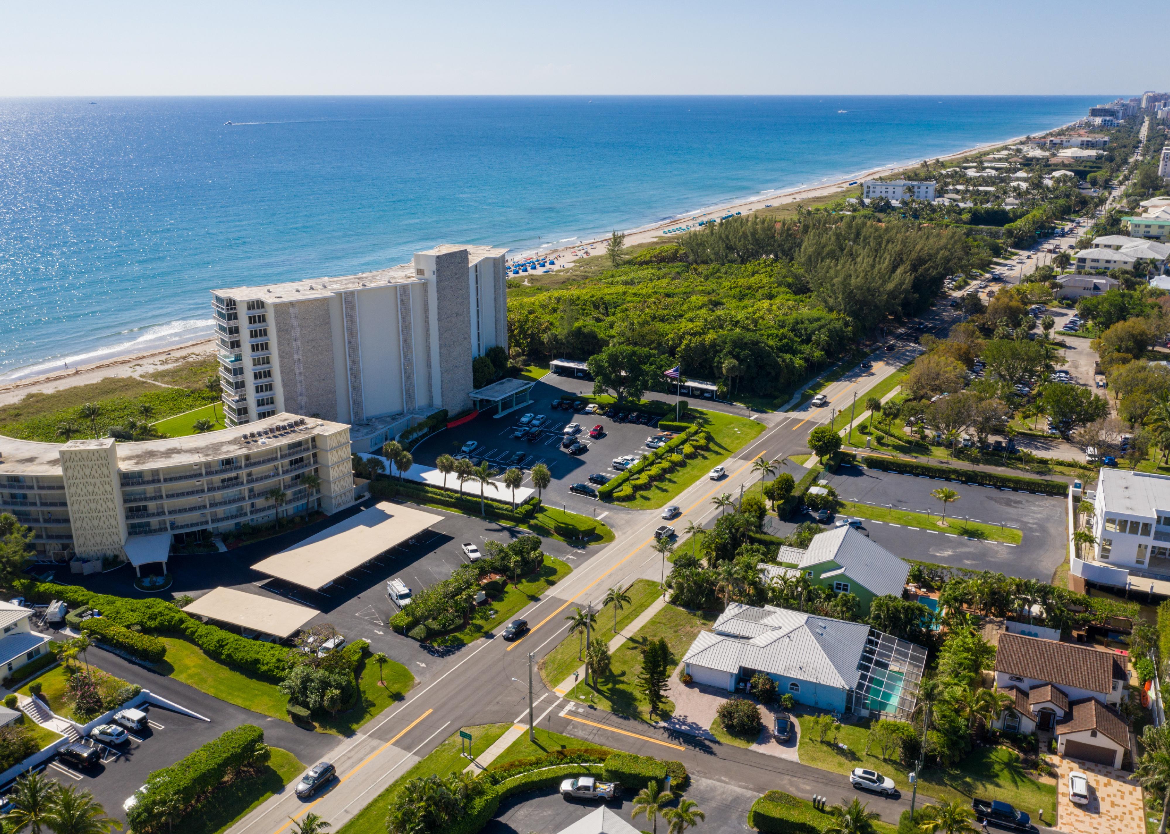 Aerial drone photo of neighborhoods Boynton Beach FL