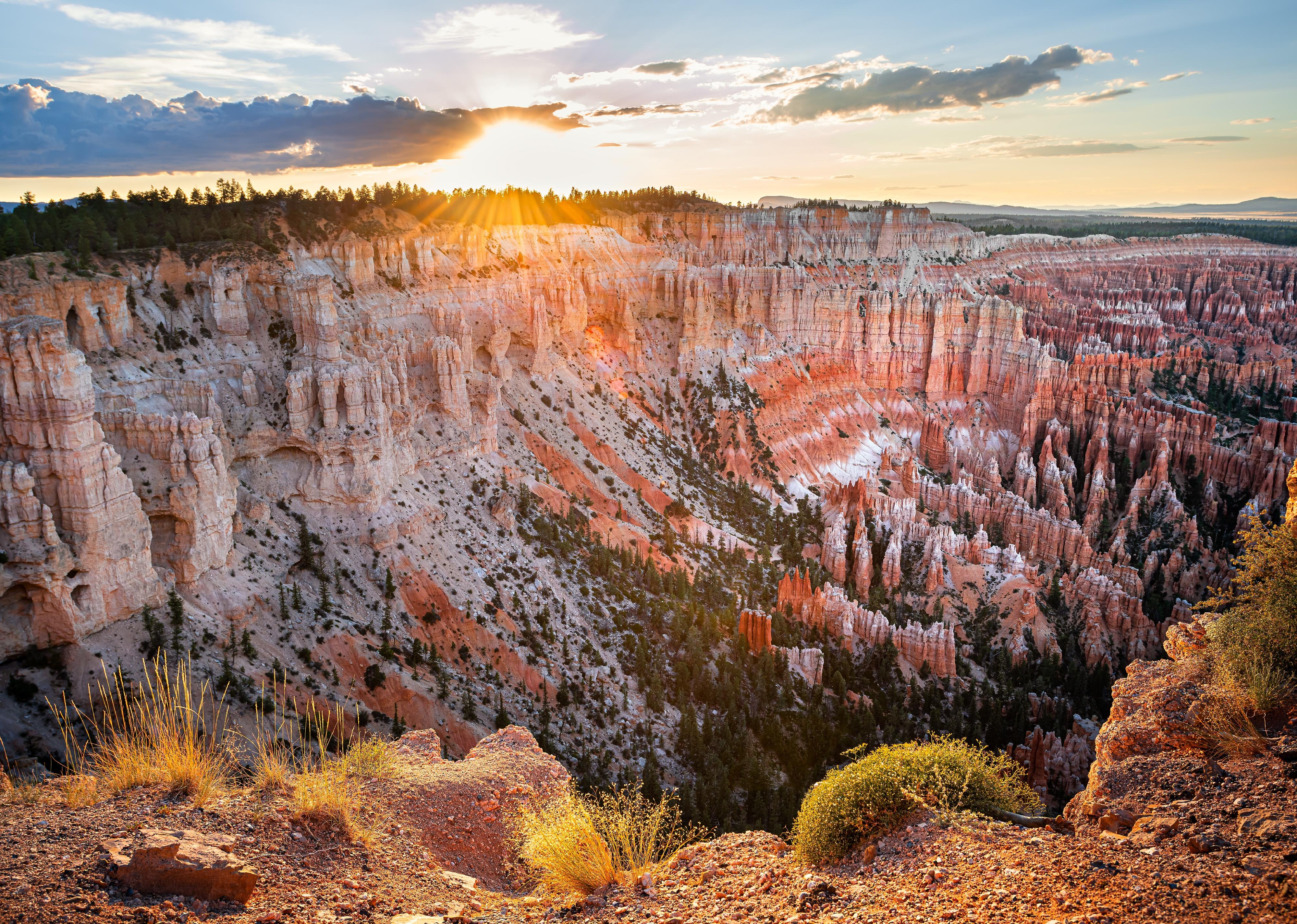 Panoramic view from Bryce Point overlook in Bryce Canyon National Park.