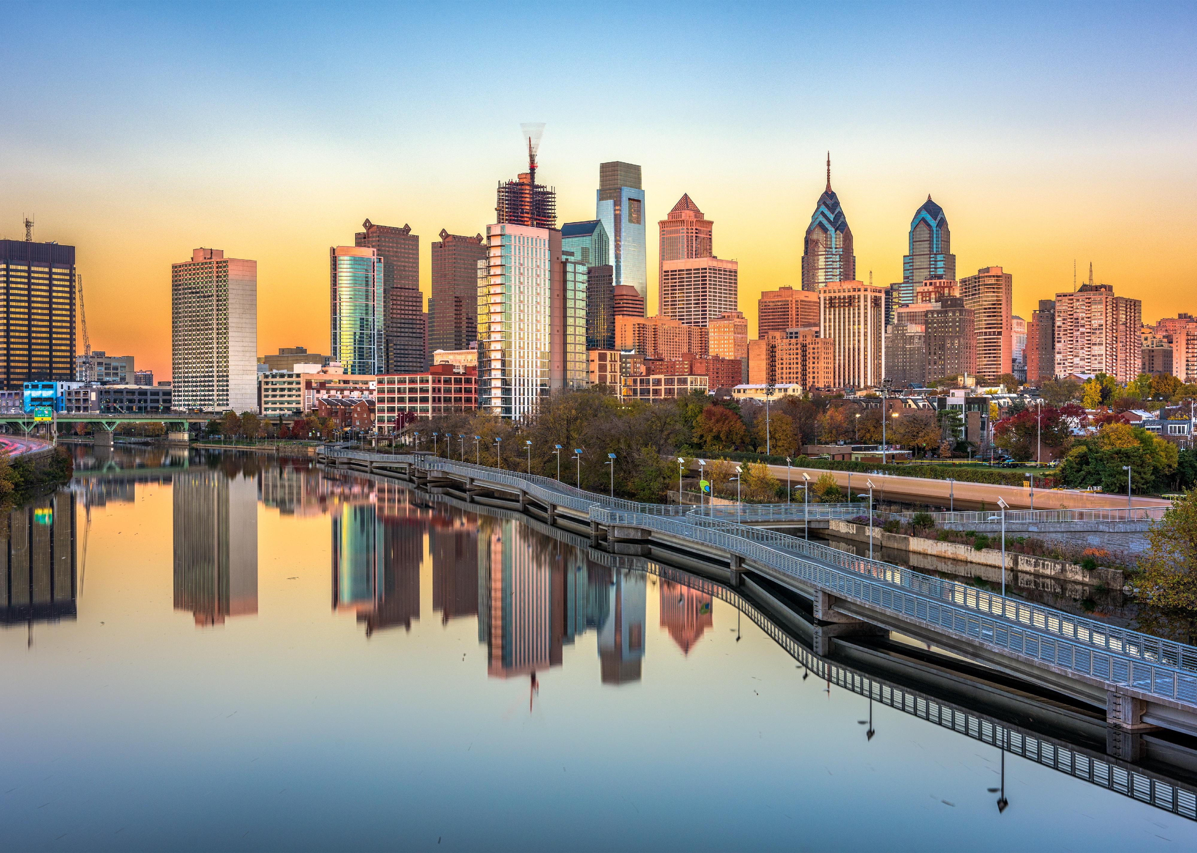 Philadelphia downtown skyline at dusk on the Schuylkill River.