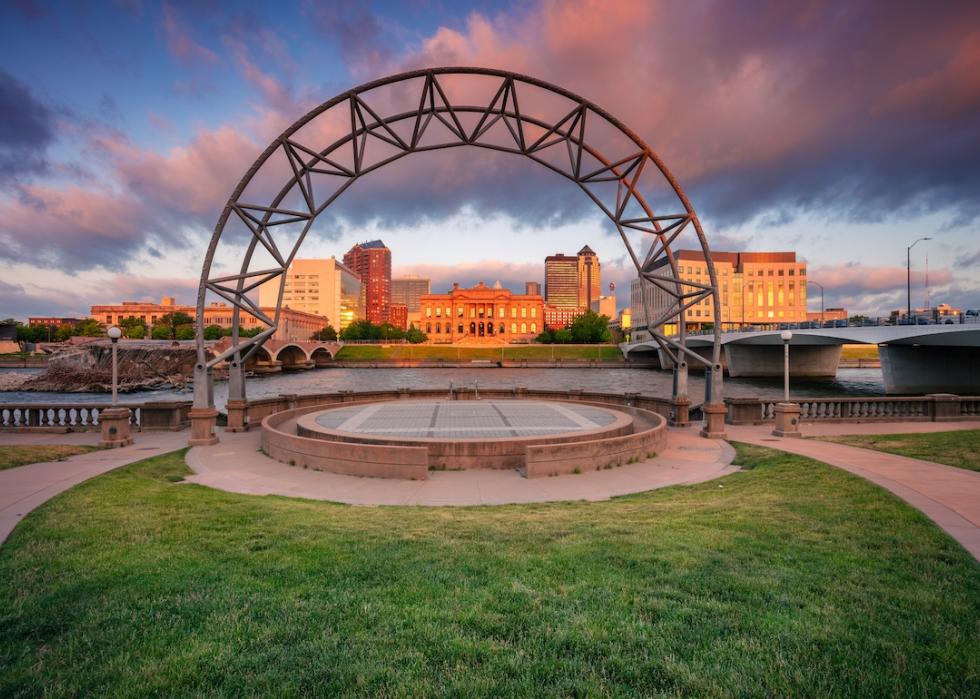 Cityscape image of Des Moines, Iowa, skyline.