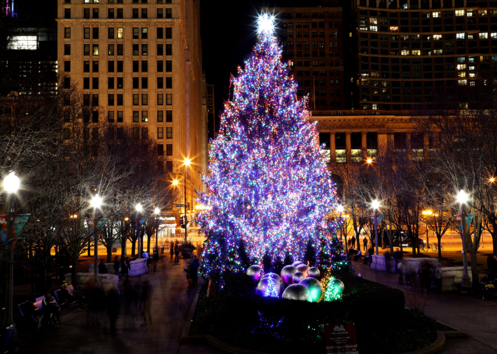 A beautifully lit Christmas tree in Chicago.